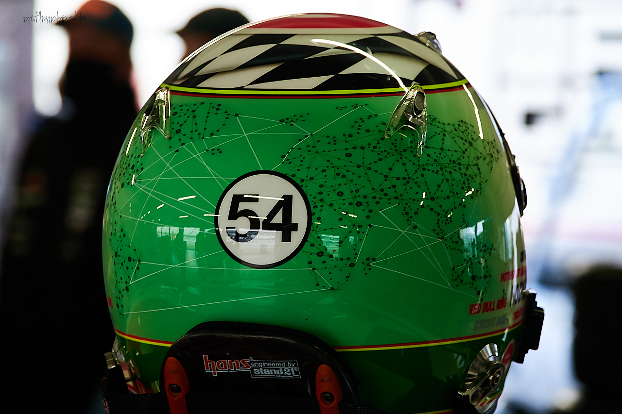 RX109478  c21 helm02